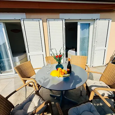 Magnolia Apartment